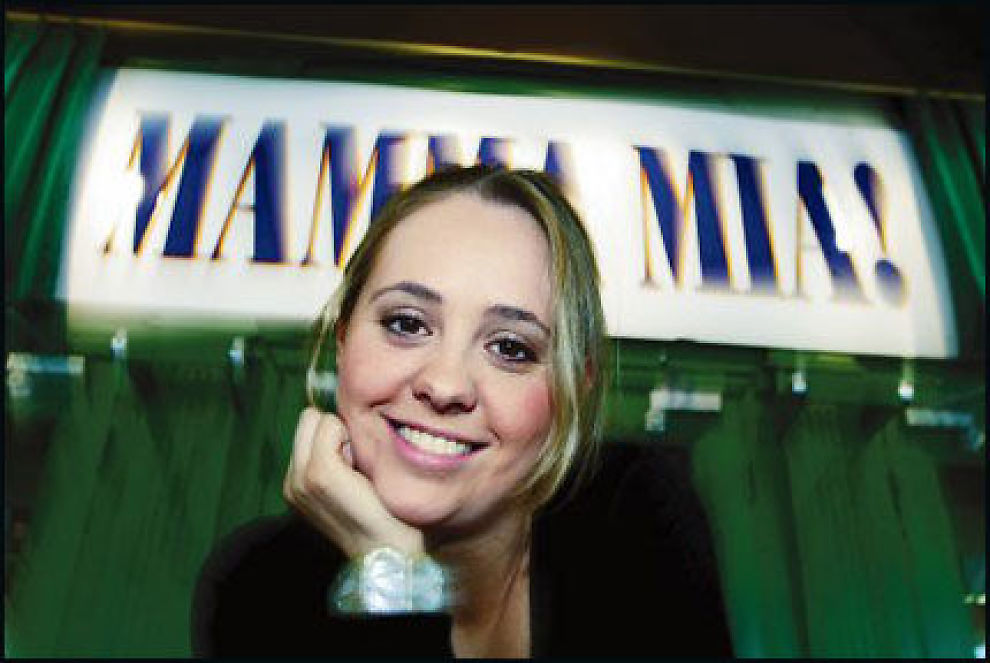 Nina Lundseie har aldri spilt i en musical før. Nå har hun hovedrollen i «Mamma Mia». Det er allerede solgt nær 400 000 billetter til forestillingen. - 1021177