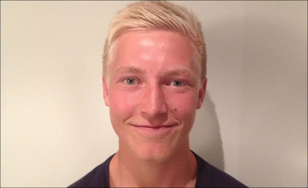 SIGNERTE FOR BORO: <b>Birger Solberg</b> Meling (18) smiler etter at han mandag ... - 954563