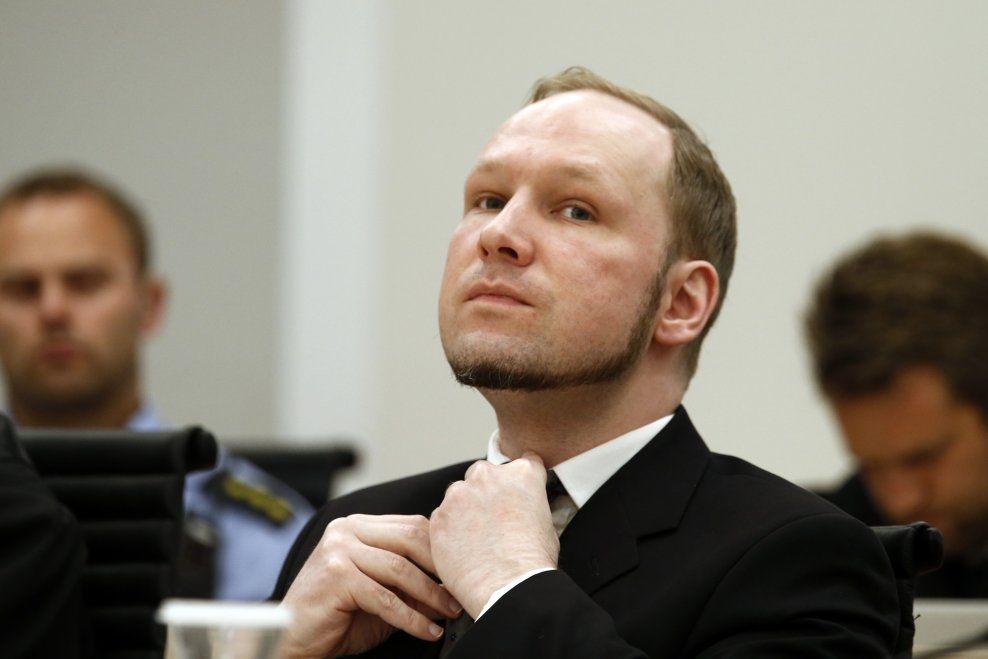 Breivik vurderer gå til sak mot isolasjon i fengselet ...