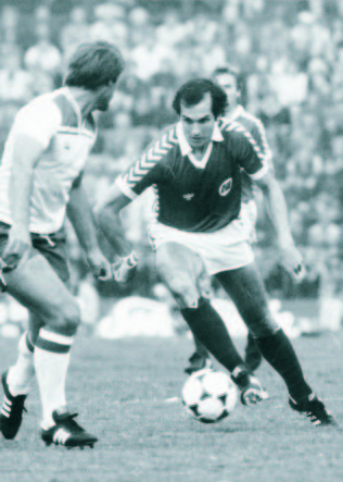  & lt; p & gt; BER MARTIN REMAIN IN NORWAY: Tom Lund, here in the historic 2-1 victory over England in 1981, think Martin & # xD8; degaard have well of at least one & # xE5; r to the Premier League. & lt; / p & gt; 