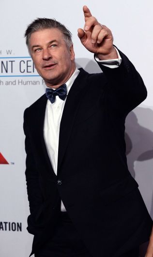  & lt; p & gt; MEDIA PAUSE: Alec Baldwin manages time away press photographers. P & # xE5; r & # XF8; de l & # XF8; pere turn, however, he usually p & # xE5; charm, as here p & # xE5; a gala in New York in October. & lt; / p & gt; & lt; p / & gt; 
