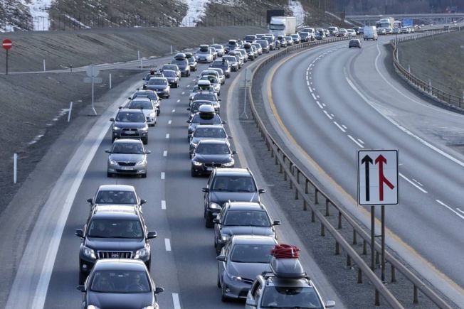  & lt; p & gt; LONG, LONG RANGE: The cars stood densely p & # xE5; E6 north of Minnesund Wednesday afternoon. P & # xE5; skefjellet m & # xE5; wait - some. & lt; / p & gt; 