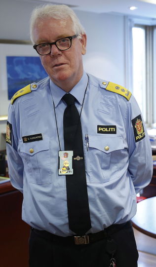  & lt; p & gt; CAN NOT DISCARD? Police Geir Gudmundsen is police chief in Bergen, and only he can determine & # XF8; re something else, says his lawyer John Christian Elden. & lt; br / & gt; & lt; / p & gt; 