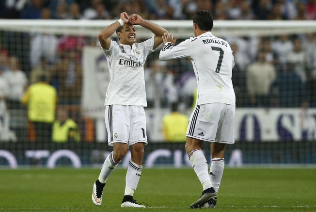 FIKSET SEIEREN: Ronaldo og Chicharito jubler etter meksikanerens scoring.