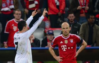 KAN MØTES IGJEN: Cristiano Ronaldo og Real Madrid vant 5-0 sammenlagt mot Arjen Robben og Bayern München i fjor.