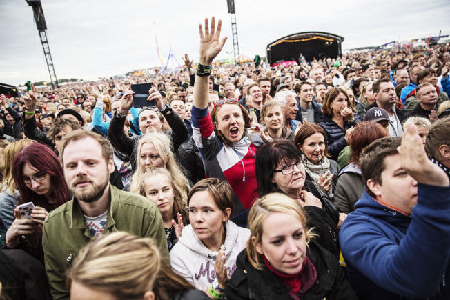 & lt; p & gt; POPULAR & # xC6; R: Several thousand had made the trip for & # xE5; f & # xE5; along Lars Winnerb & # XE4; cks concert p & # xE5; Br & # xE5; valla Festival 2015. Photo: Emma Svensson & lt; / p & gt; 