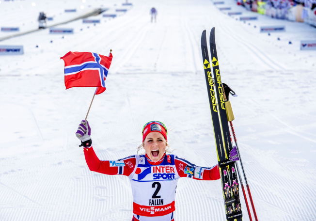  & lt; p & gt; GOLD CHEERS: Therese Johaug cheering wildly in m & # xE5; lemon sole & # xE5; after gold p & # xE5; tremilen Falun earlier & # xE5; r. & lt ; br / & gt; & lt; / p & gt; 