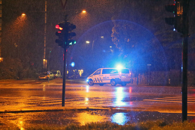 <p>LØSNET SKUDD: Meldingen om skytingen kom 02.43 natt til onsdag. Store politistyrket leter etter de to antatte gjerningsmennene på Blindern i Oslo.<br/></p>