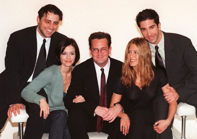 & lt; p & gt; POPULAR & # xC6; RE: & # xAB; Friends for Life & # xBB; had at times to 30 million viewers. Here are the actors photographed in 1998. From left: Matt Le Blanc, Courtney Cox, Matthew Perry, Jennifer Aniston and David Schwimmer. Lisa Kodrow, who played & # xAB; Phoebe Buffay & # xBB; in the series, was not present when the picture was taken. & lt; br / & gt; & lt; / p & gt; 