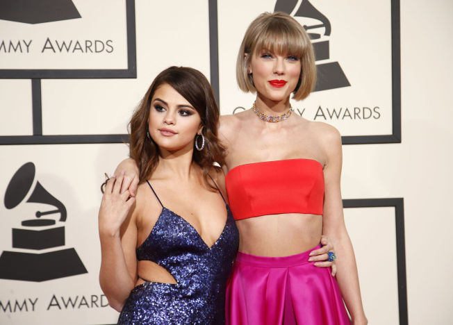 & lt; p & gt; girlfriends: artists Selena Gomez and Taylor Swift arrived the r & # xF8; de l & # xF8; tor together under & # xE5; circuit Grammy Awards in Los Angeles on Monday night. & lt; / p & gt;